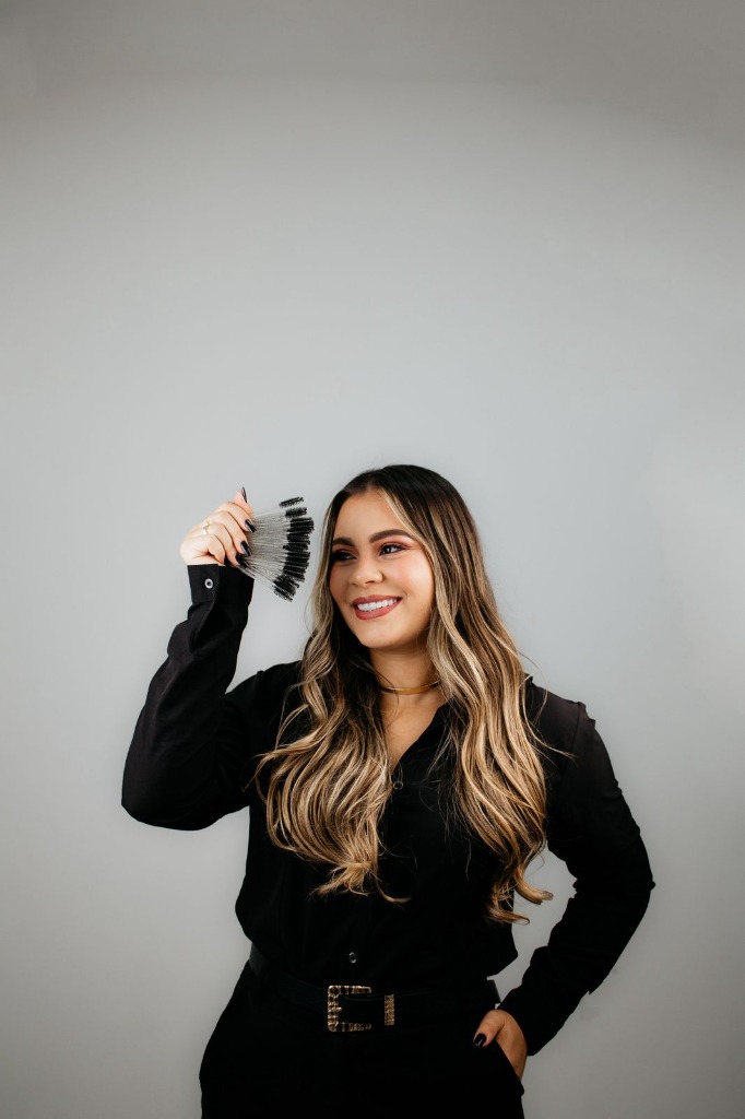 Ana Claudia Souza Butti - Lash Designer